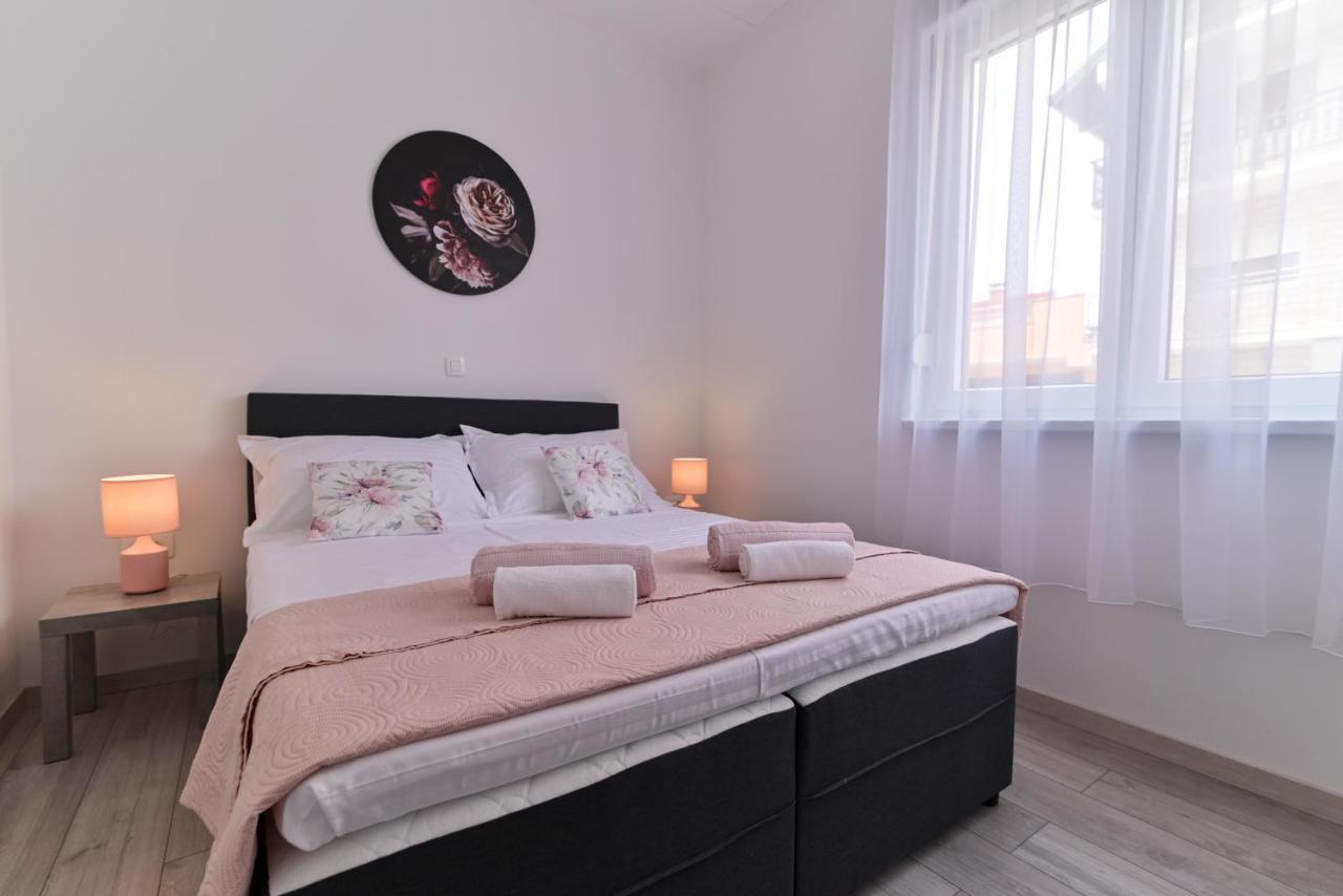 Apartmani Castrum Kastela Bagian luar foto