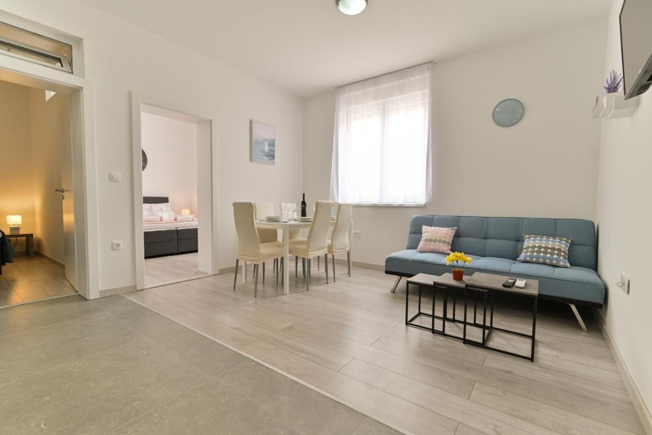 Apartmani Castrum Kastela Bagian luar foto